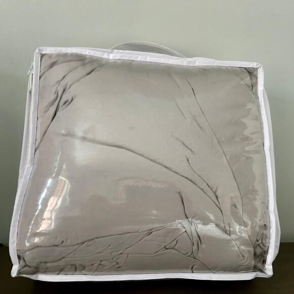 New LUSH Gray Ruffle Bedspread 3-Piece Set Super Soft Lightweight Double | FULL - Picture 9 of 9